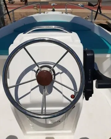 Apartamento Con Barco 3000 Appartement *