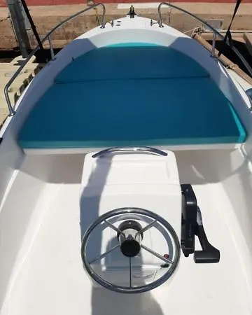 Apartamento Con Barco 3000